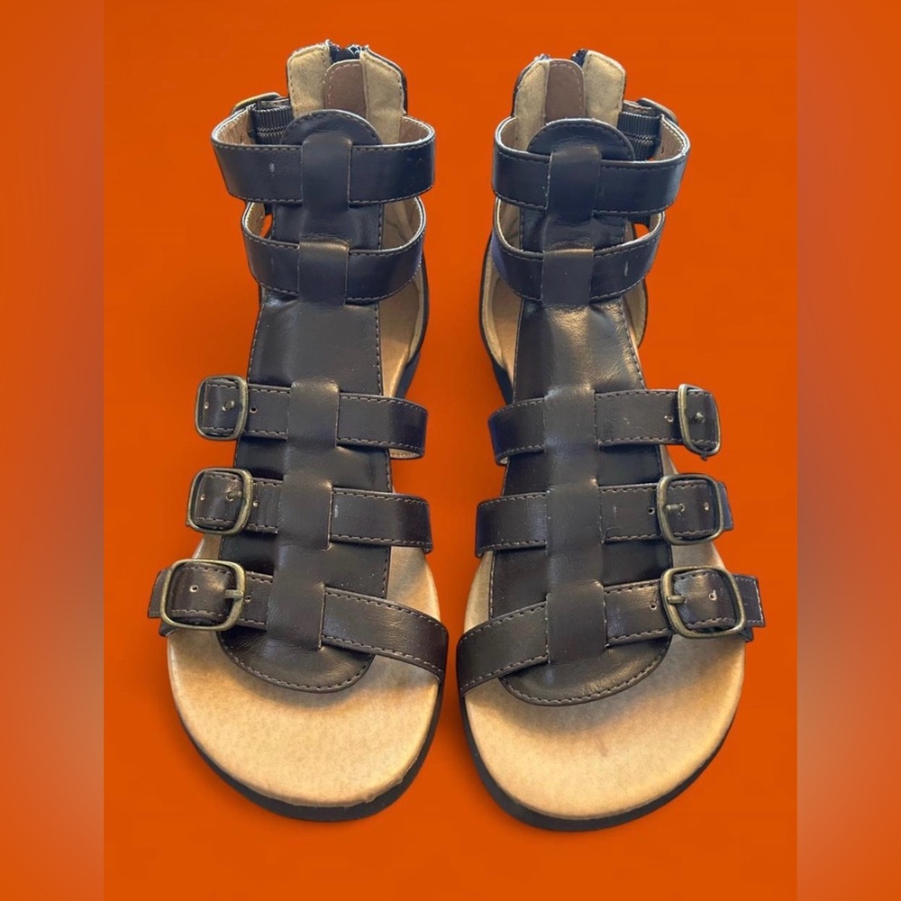 New with box- Madden girl dark brown “lake” flat gladiator sandals. 6.5